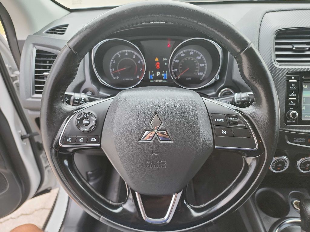 2017 Mitsubishi Outlander Image 15