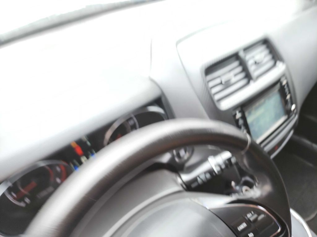 2017 Mitsubishi Outlander Image 18