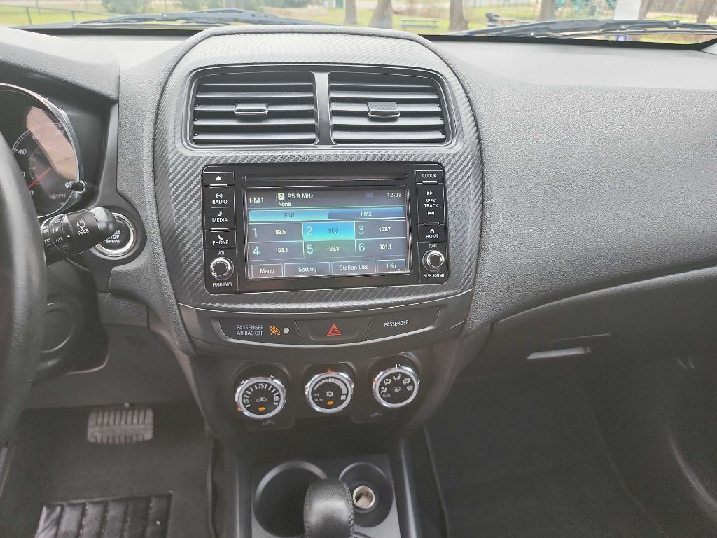 2017 Mitsubishi Outlander Image 22