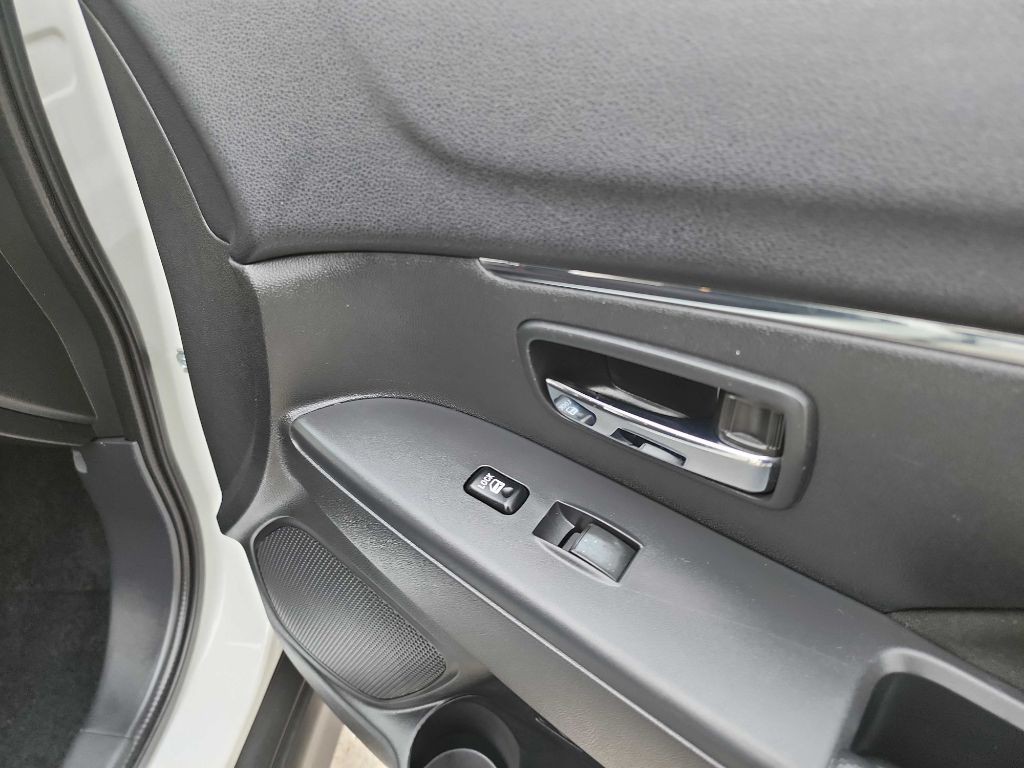 2017 Mitsubishi Outlander Image 33