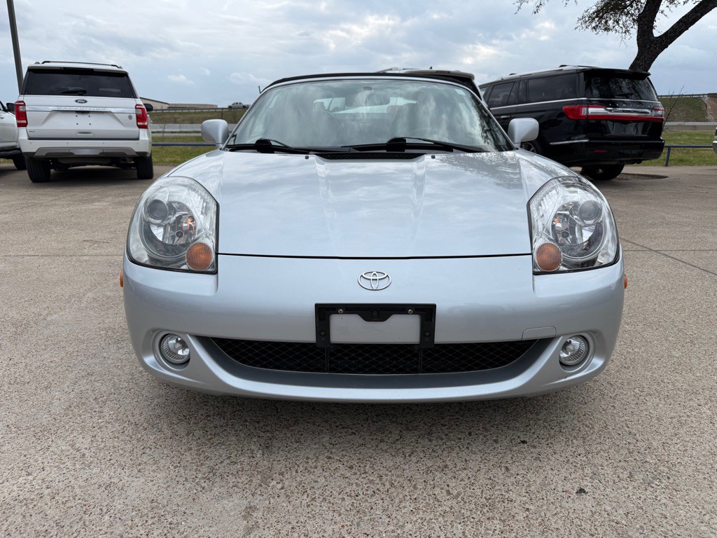 2003 Toyota MR2 Image 2