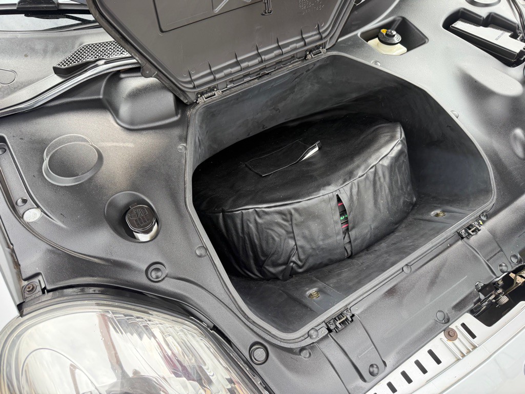 2003 Toyota MR2 Image 13