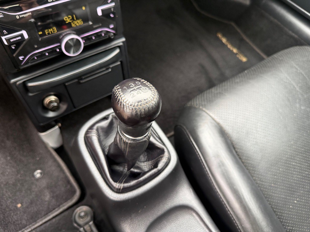 2003 Toyota MR2 Image 15