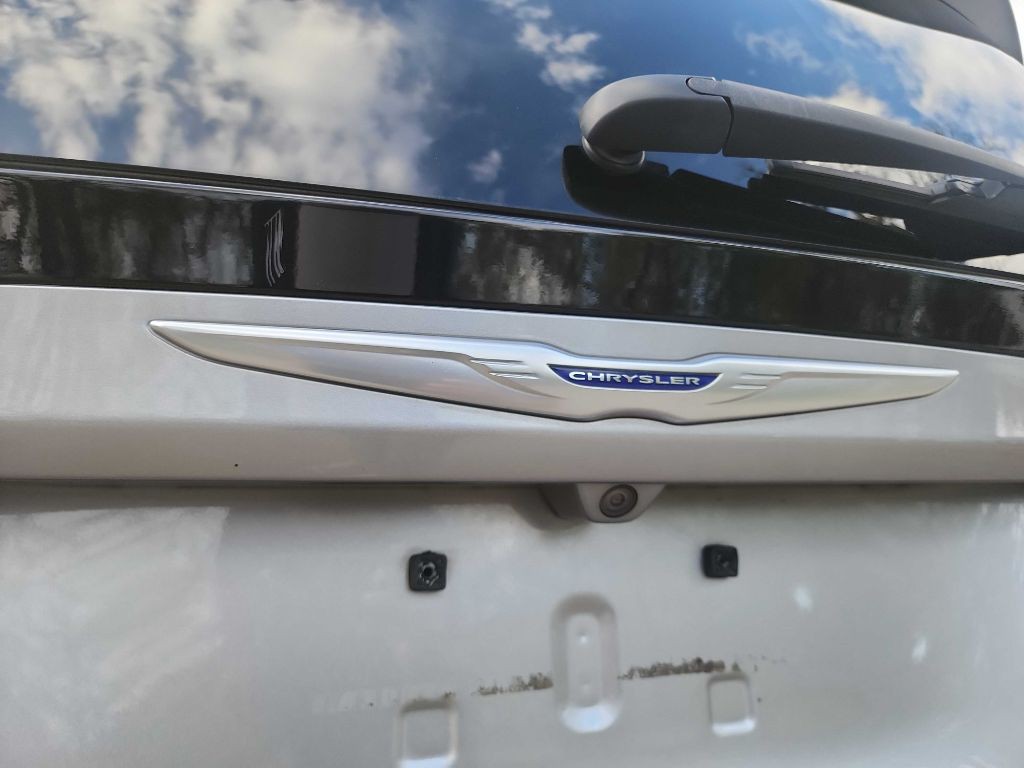 2020 Chrysler Voyager Image 7