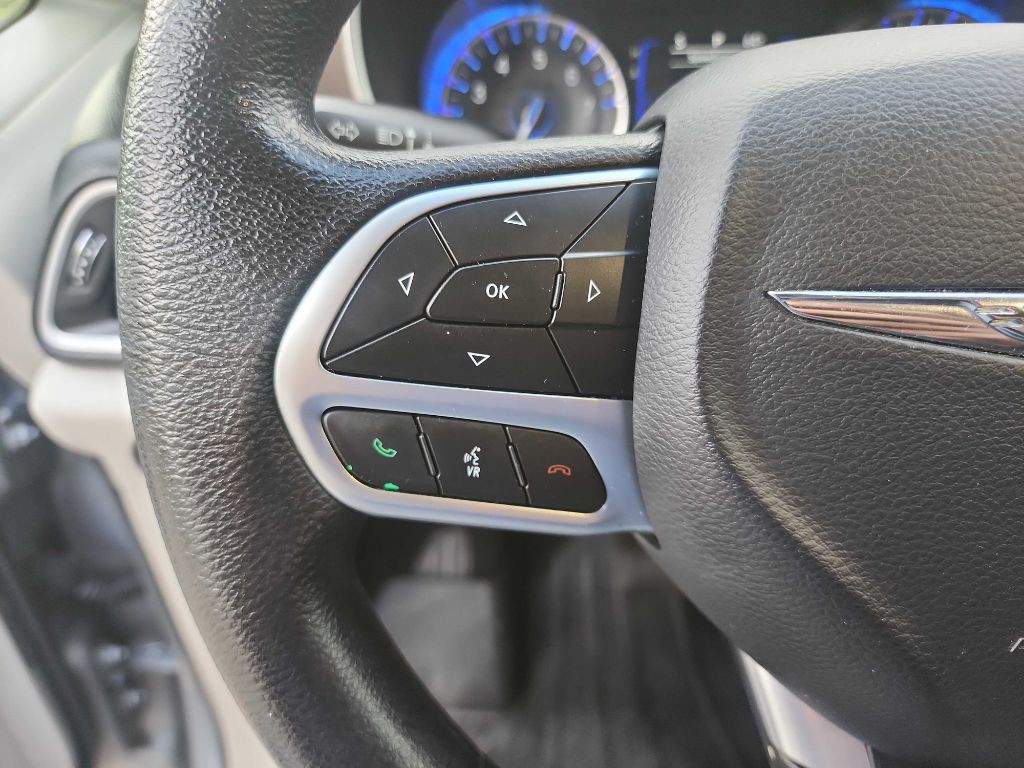 2020 Chrysler Voyager Image 14