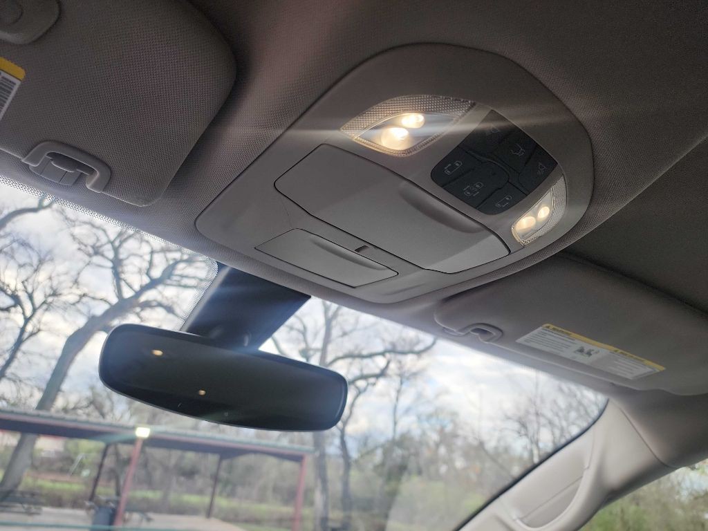 2020 Chrysler Voyager Image 17