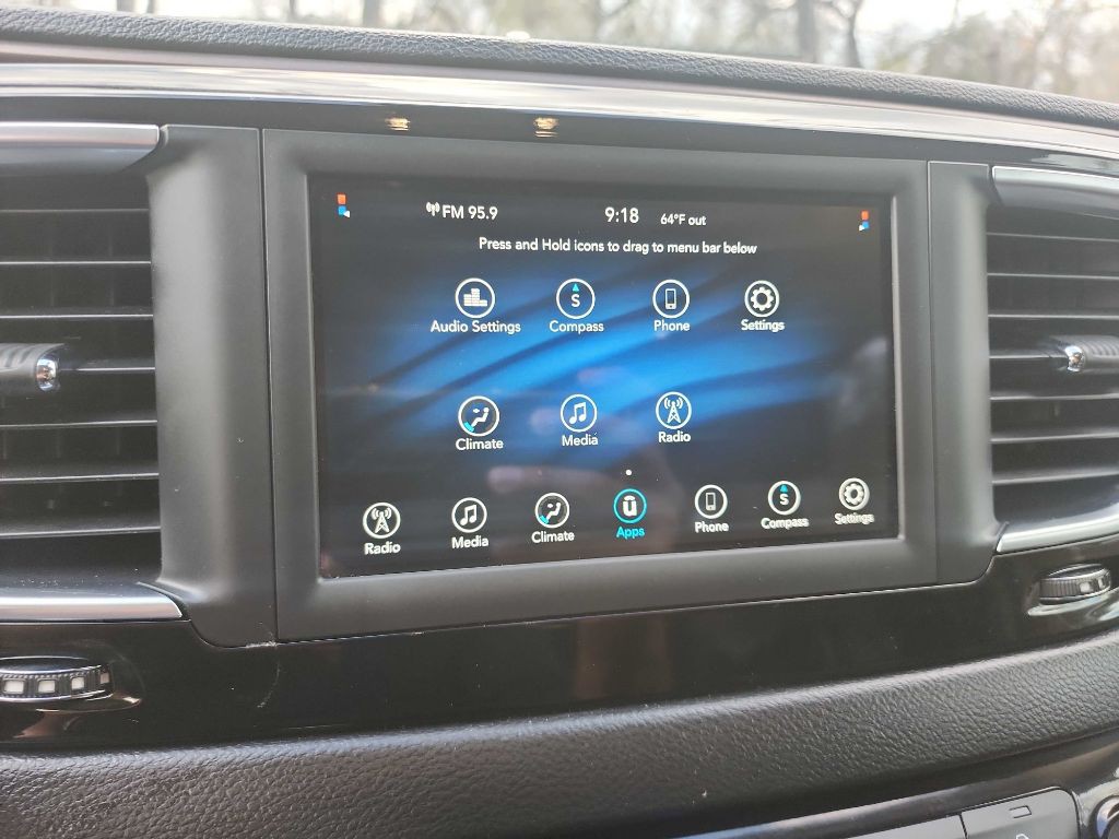 2020 Chrysler Voyager Image 19