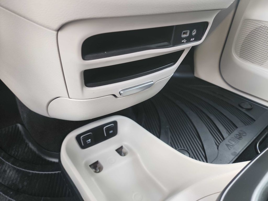 2020 Chrysler Voyager Image 21