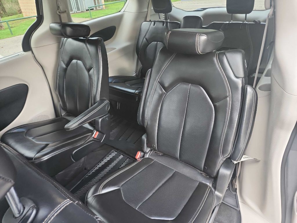 2020 Chrysler Voyager Image 24