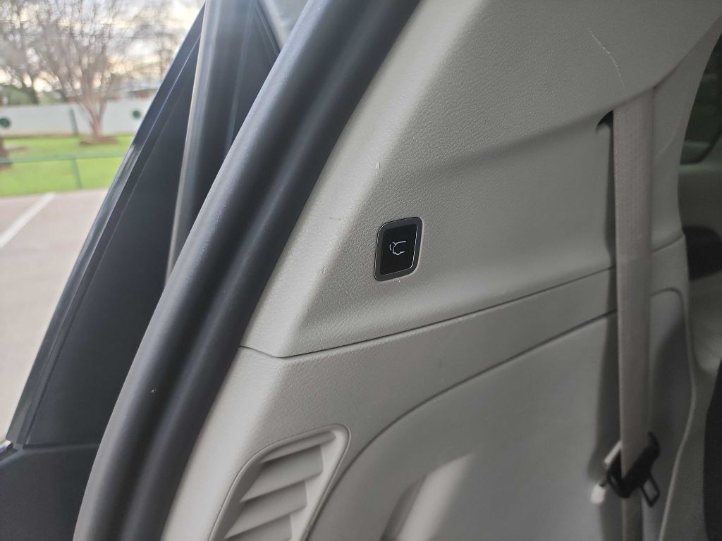 2020 Chrysler Voyager Image 28