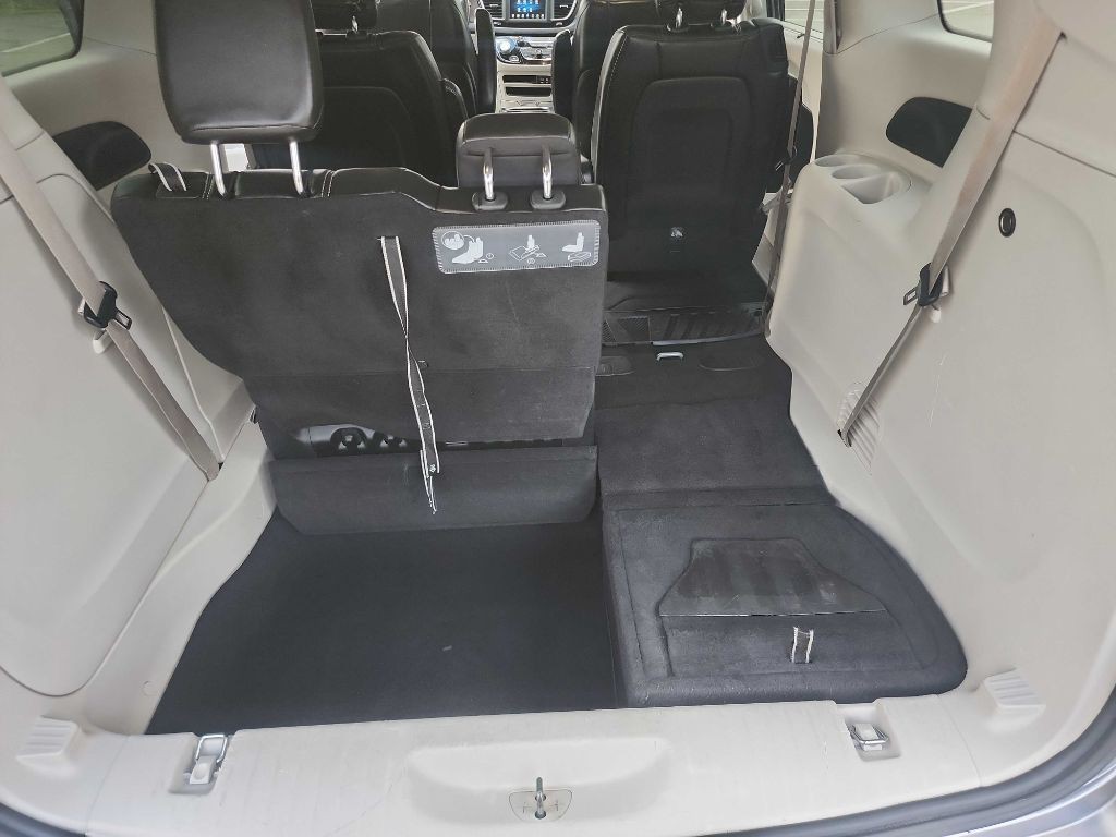 2020 Chrysler Voyager Image 29
