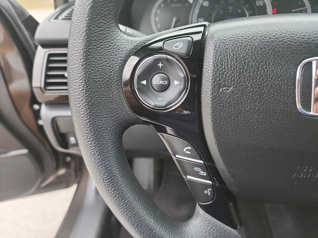 2016 Honda Accord Image 14