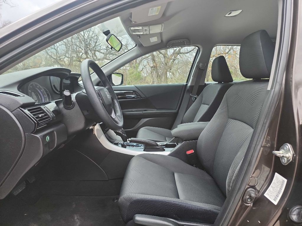 2016 Honda Accord Image 16