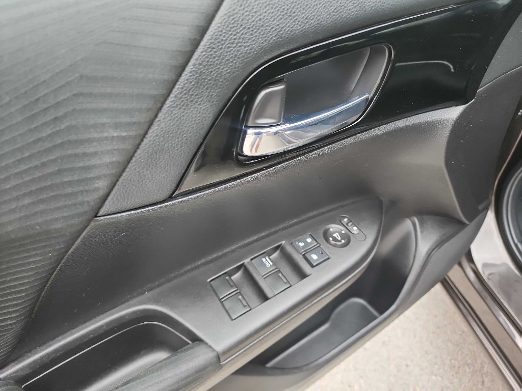2016 Honda Accord Image 17