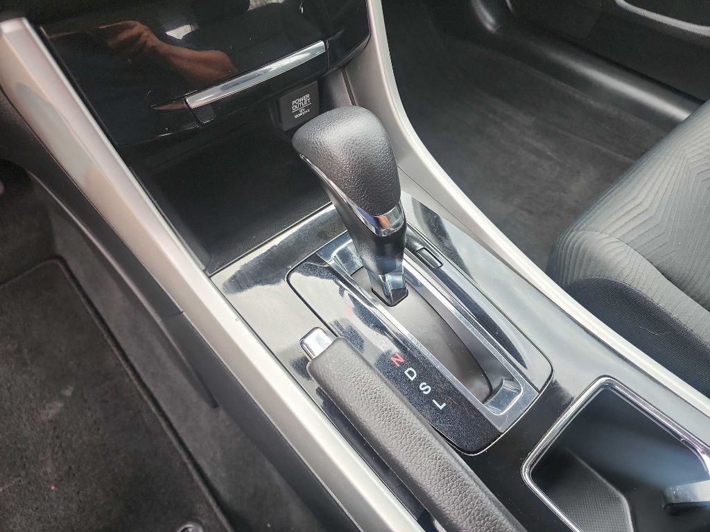 2016 Honda Accord Image 23