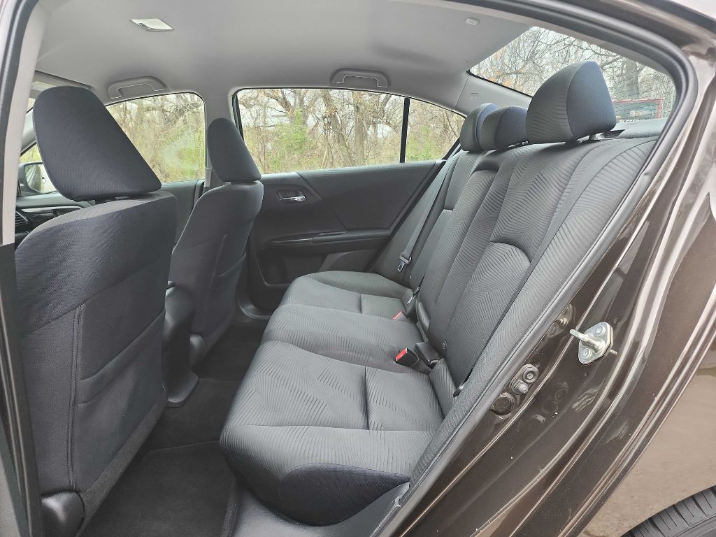 2016 Honda Accord Image 27