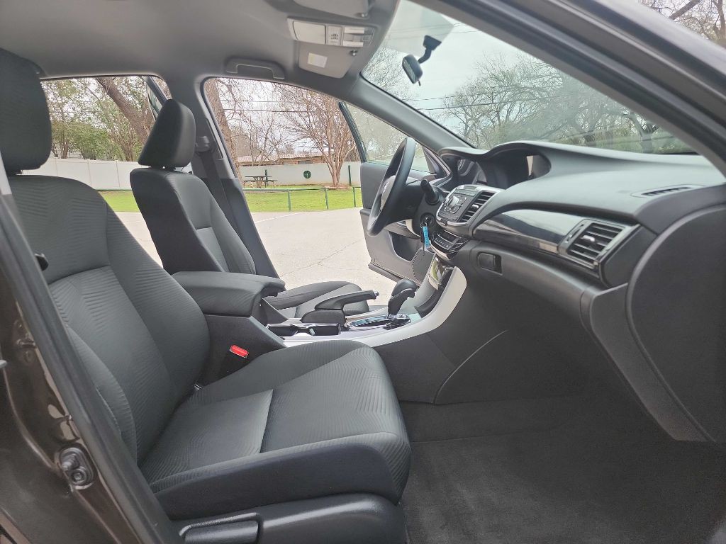 2016 Honda Accord Image 31
