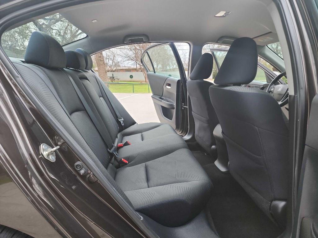 2016 Honda Accord Image 32