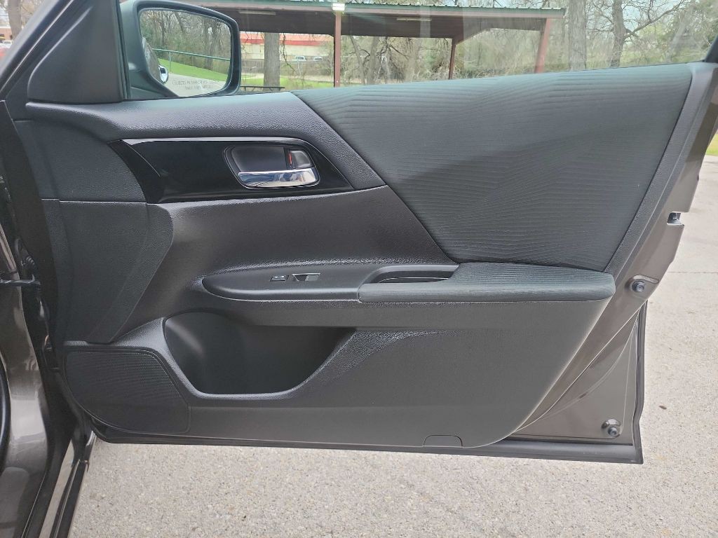2016 Honda Accord Image 34