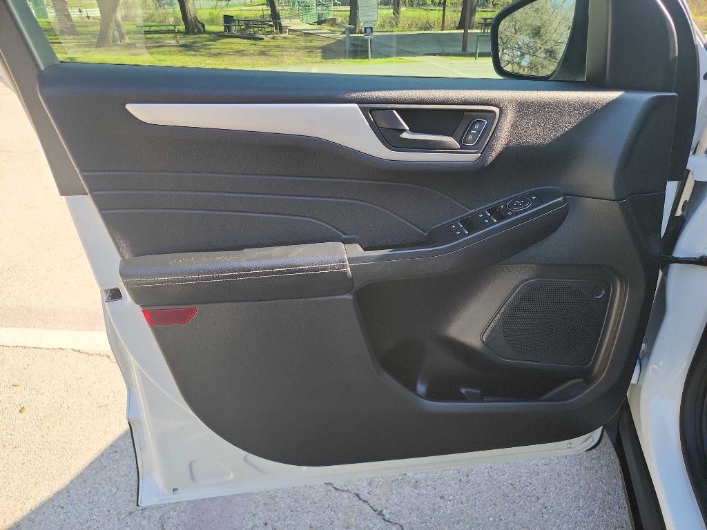 2022 Ford Escape Image 12