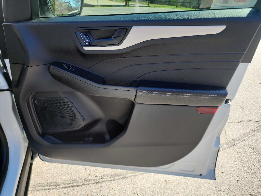 2022 Ford Escape Image 32