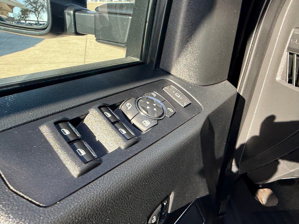 2021 Ford F-250 Image 22