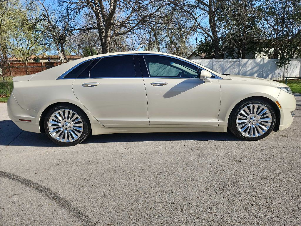 2015 Lincoln MKZ Image 10