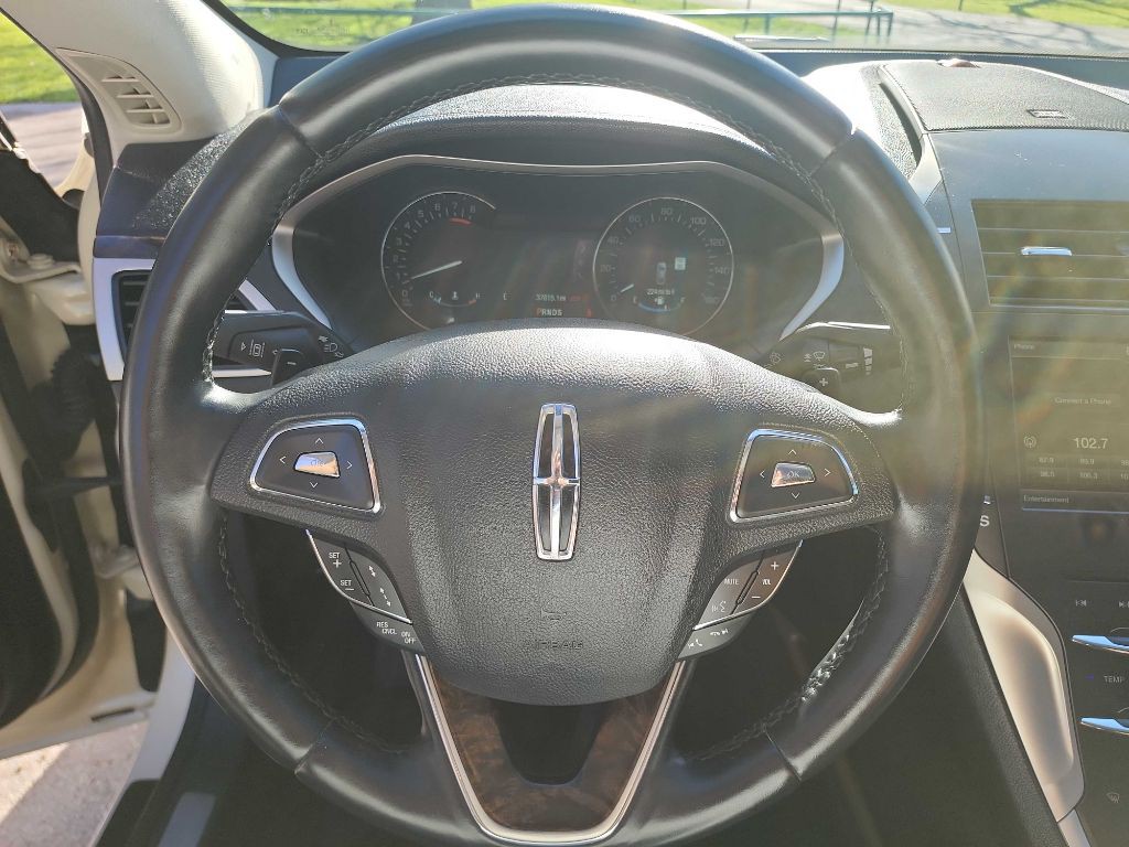 2015 Lincoln MKZ Image 17