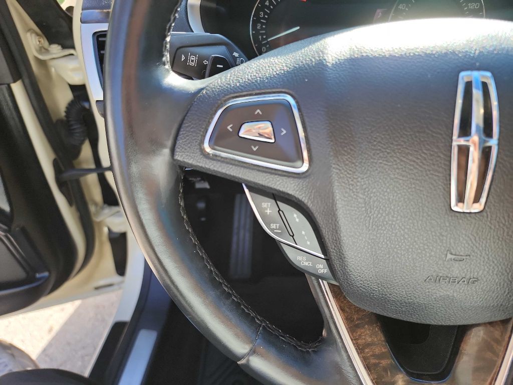 2015 Lincoln MKZ Image 18