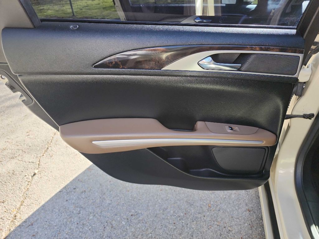 2015 Lincoln MKZ Image 25