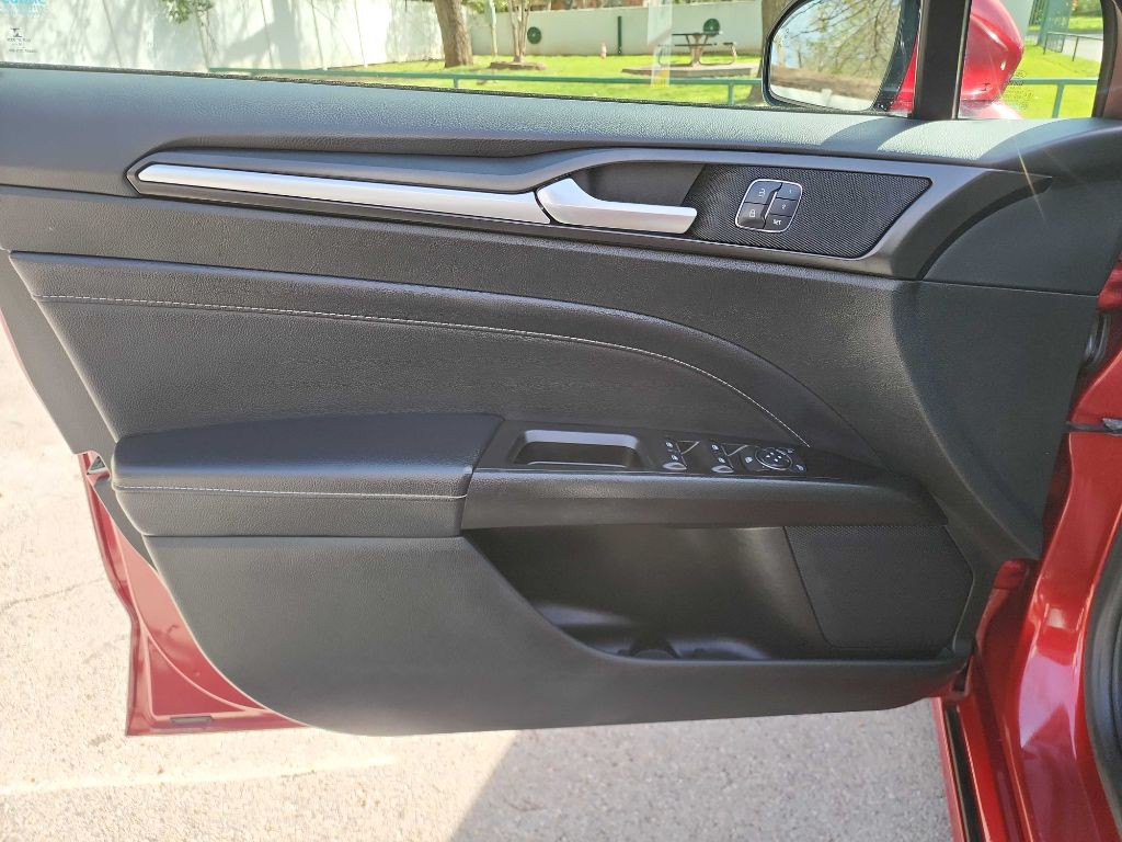 2017 Ford Fusion Image 11