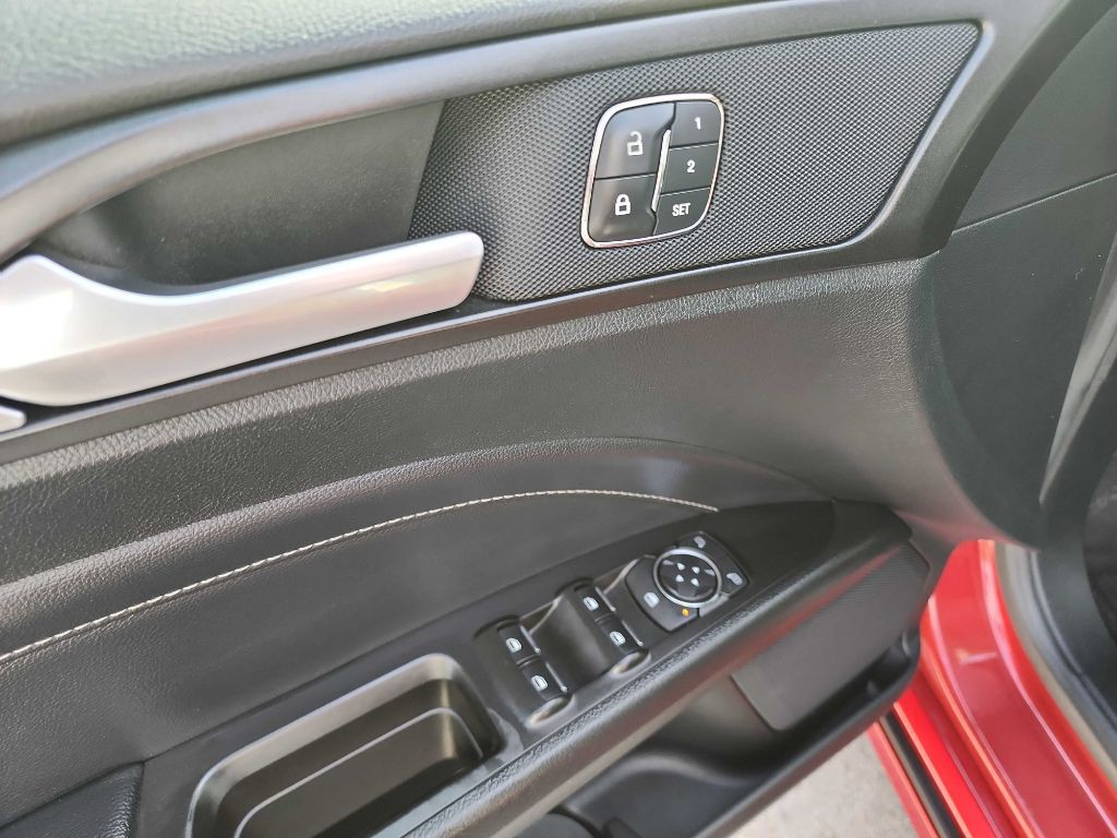 2017 Ford Fusion Image 13