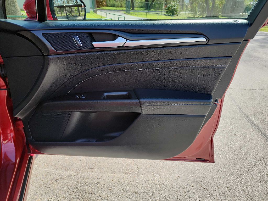 2017 Ford Fusion Image 31