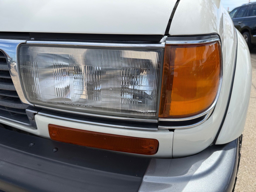 1997 Toyota Land Cruiser Image 9