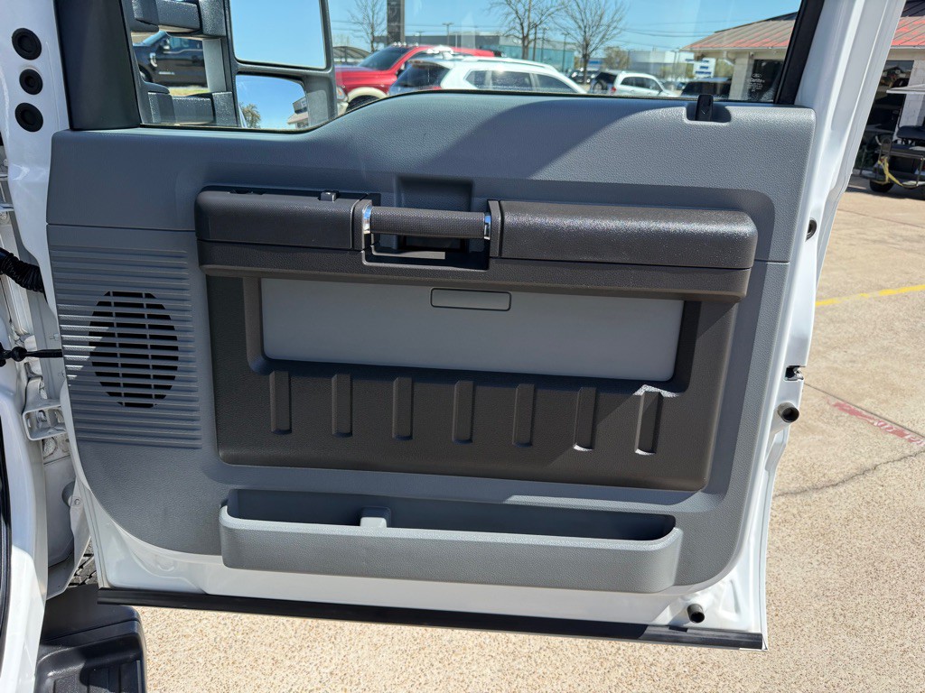 2011 Ford F-350 Image 22