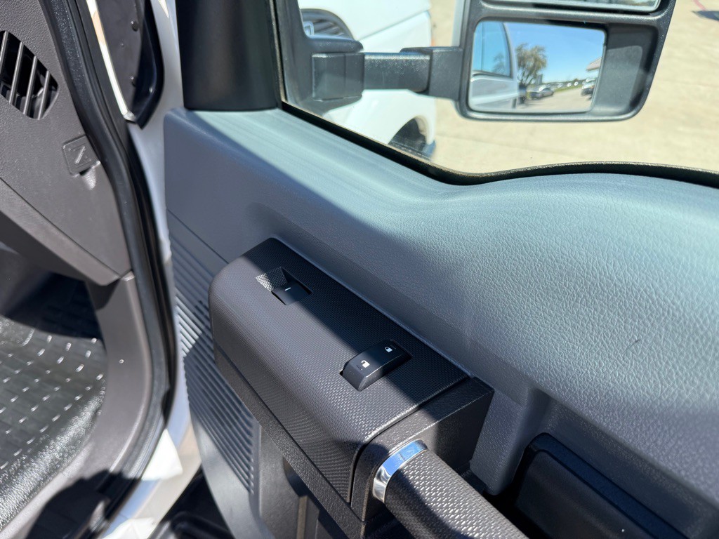 2011 Ford F-350 Image 23