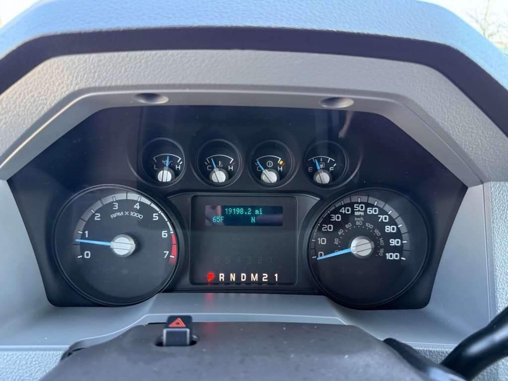 2011 Ford F-350 Image 24