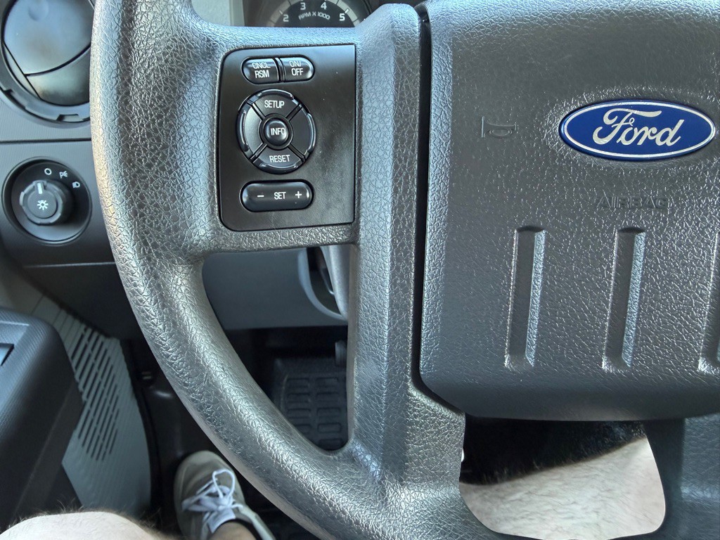 2011 Ford F-350 Image 25