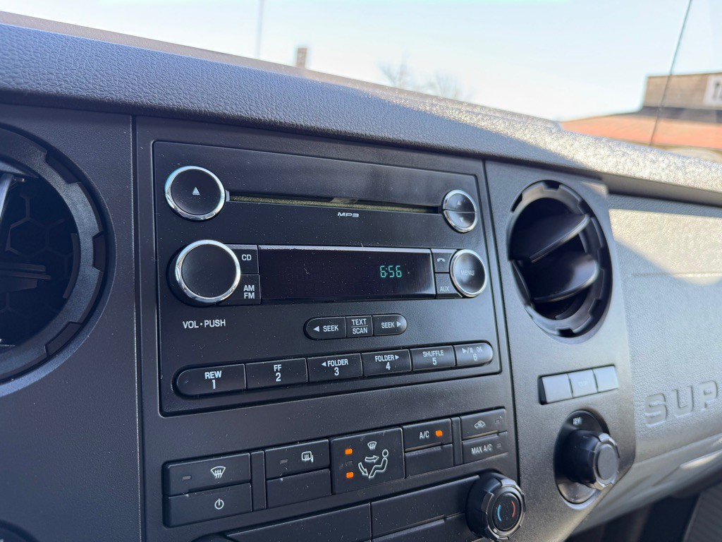 2011 Ford F-350 Image 29