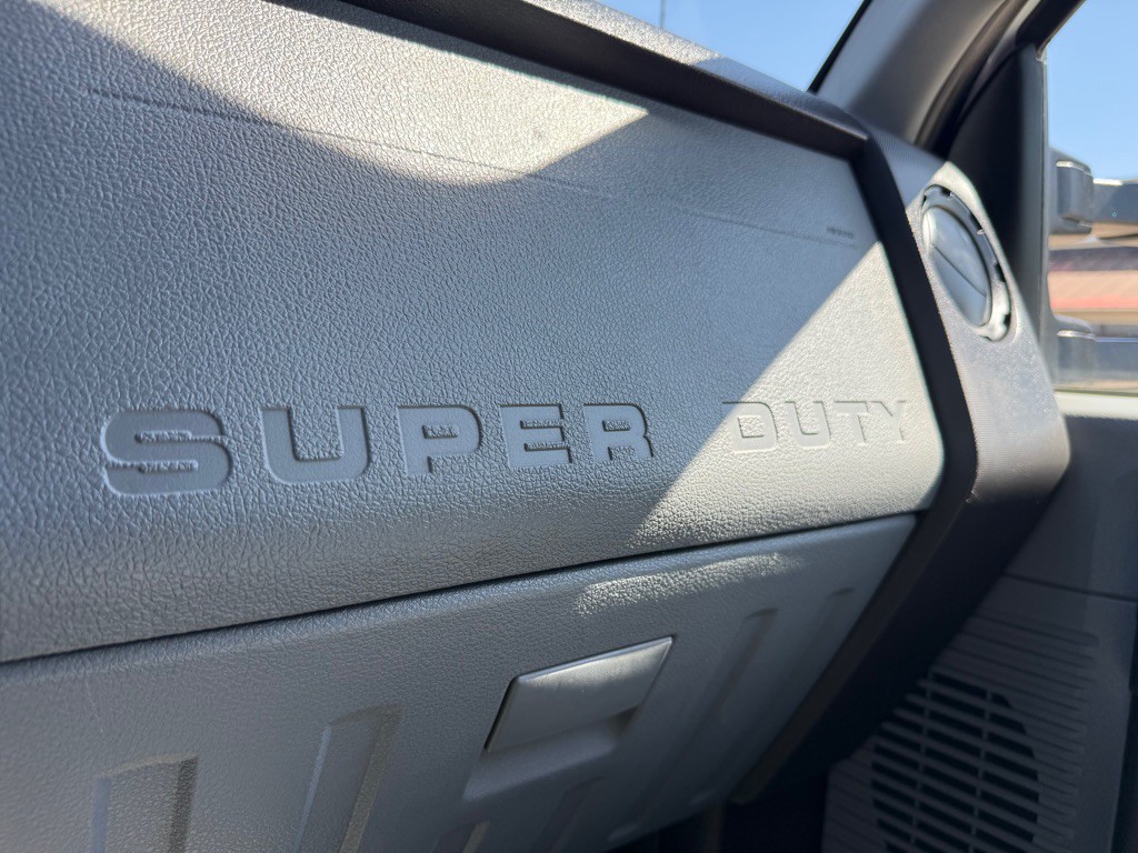 2011 Ford F-350 Image 31