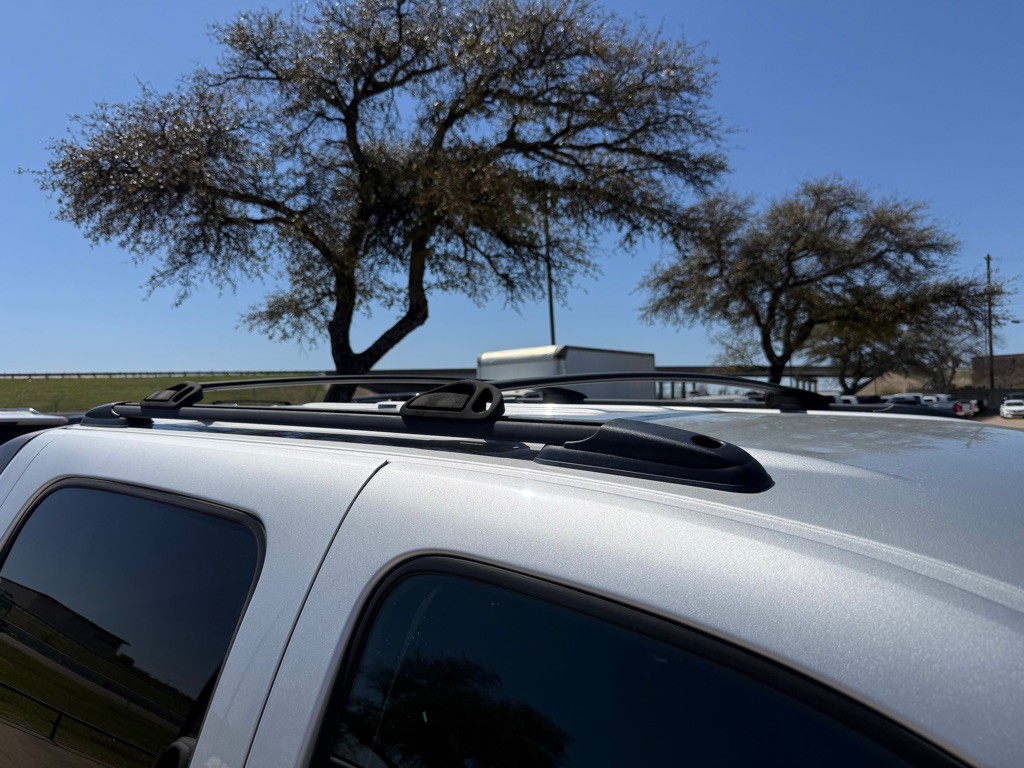2011 Chevrolet Avalanche Image 12