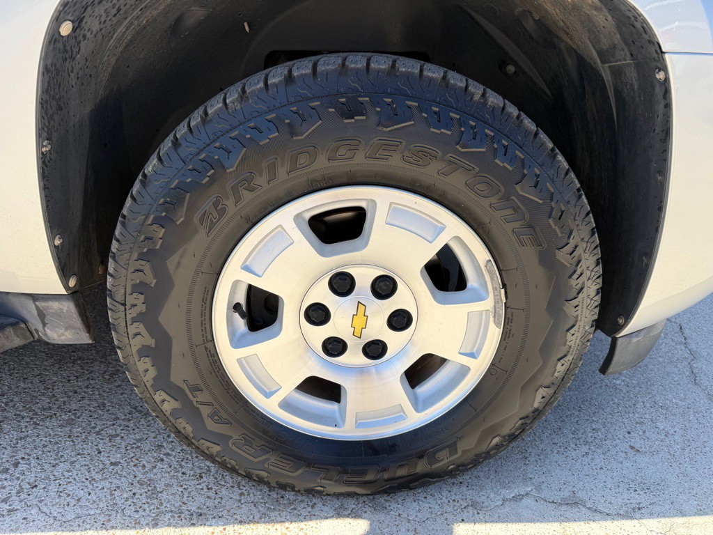 2011 Chevrolet Avalanche Image 15