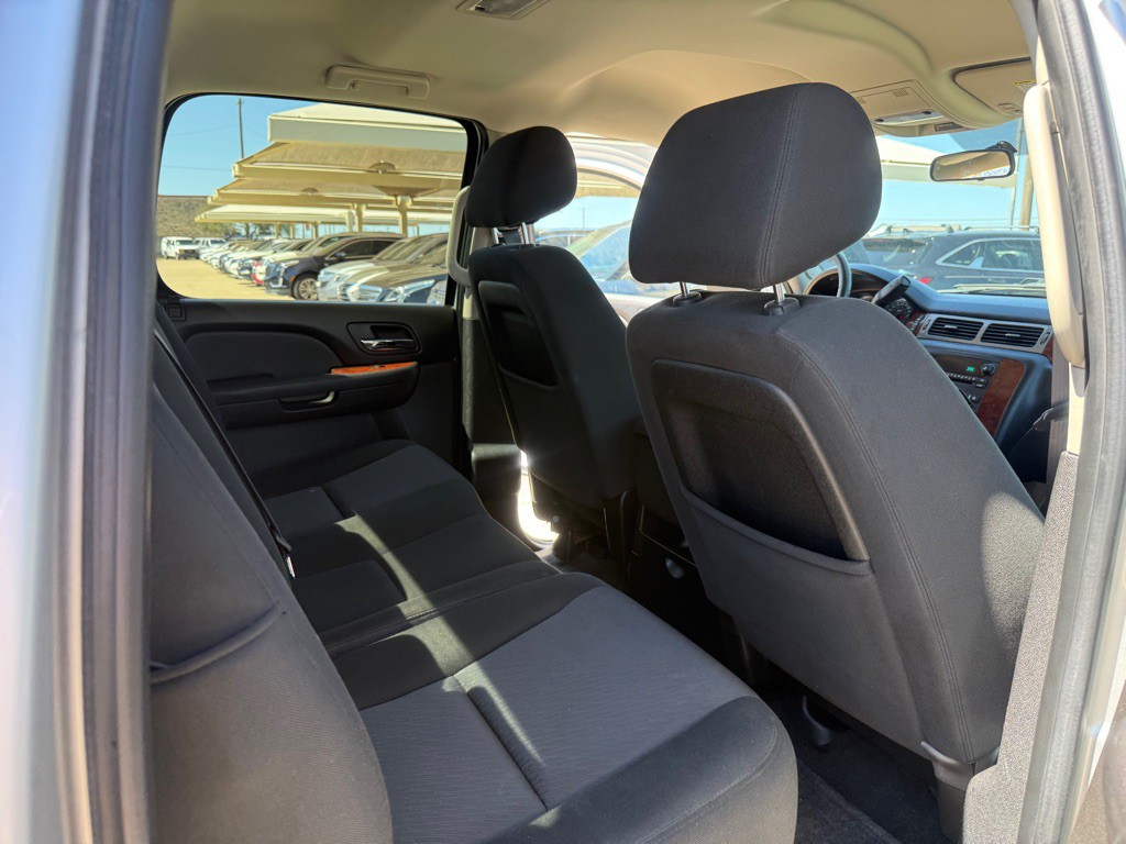 2011 Chevrolet Avalanche Image 19