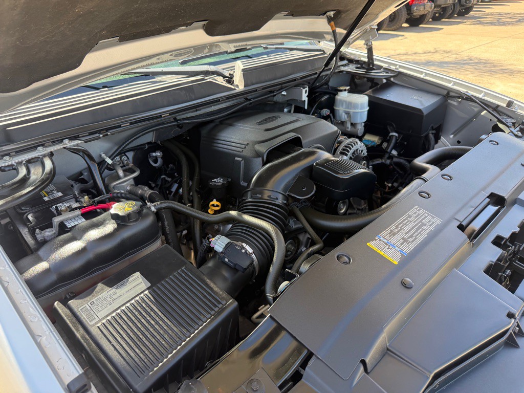 2011 Chevrolet Avalanche Image 33