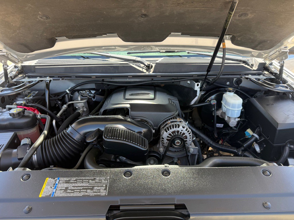 2011 Chevrolet Avalanche Image 34