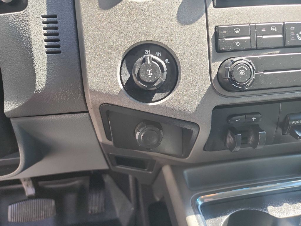 2012 Ford F-350 Image 28