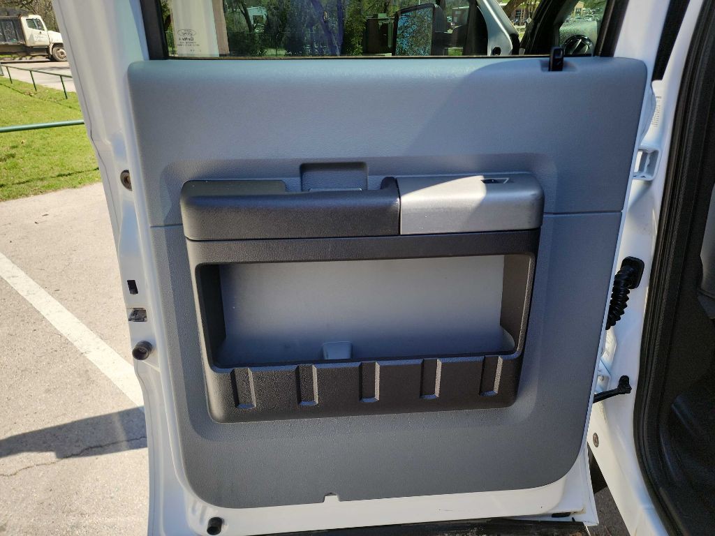 2012 Ford F-350 Image 30