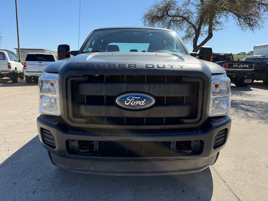 2011 Ford F-250 Image 2