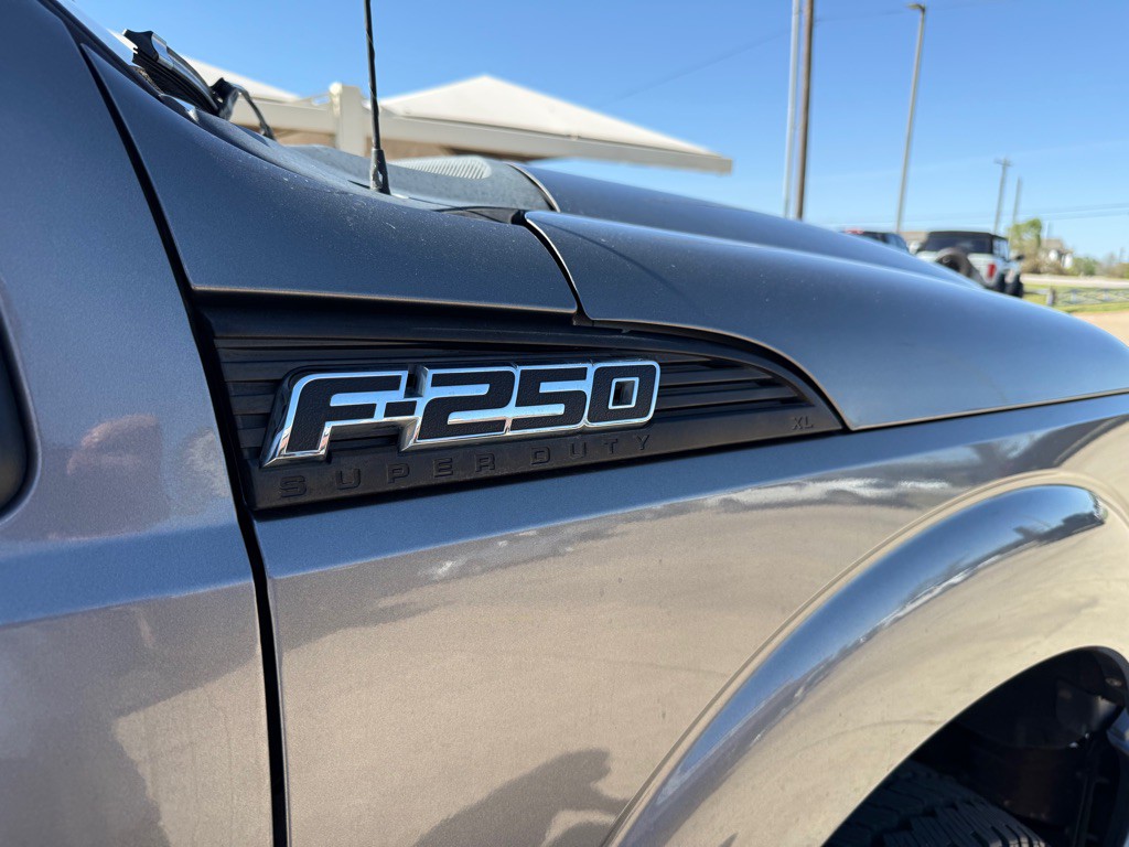 2011 Ford F-250 Image 9