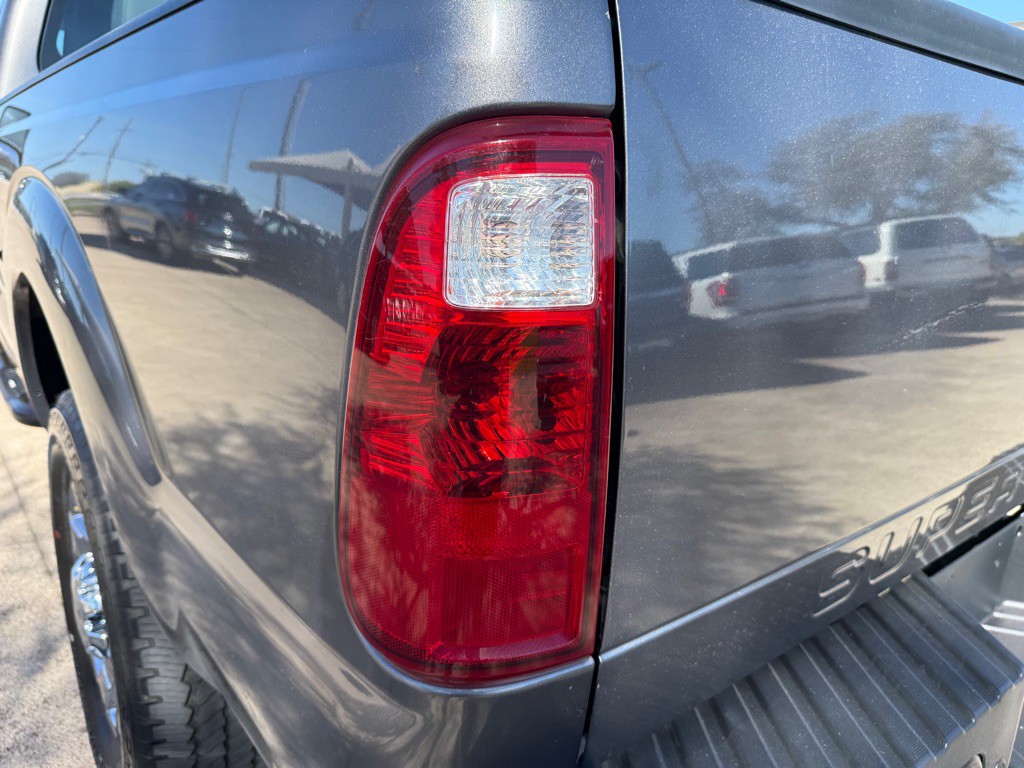 2011 Ford F-250 Image 12